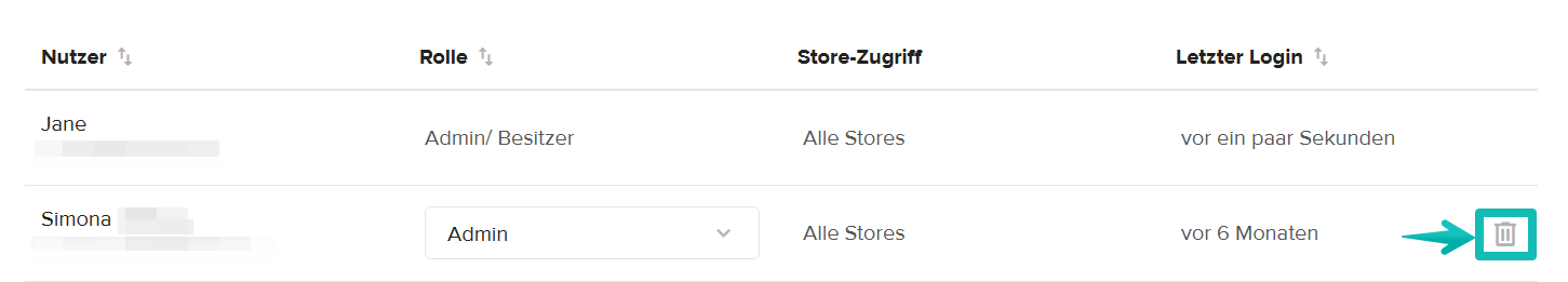 Benutzerliste mit Rollen und dem Symbol Diesen Benutzer entfernen, um einen Benutzer aus einem Printful-Konto zu entfernen.